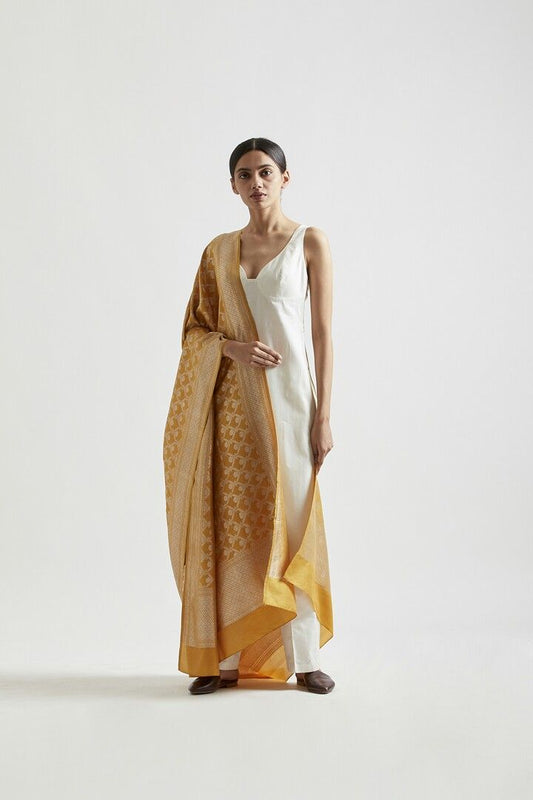 THE KURTA x V-NECK